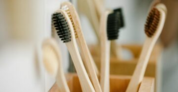 Eco frindly tooth brish {{brizy_dc_image_alt imageSrc=